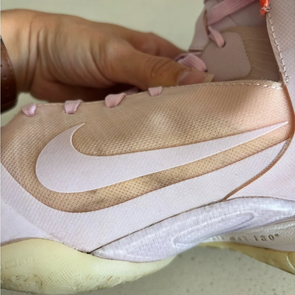 Size 11.5 Nike LeBron 9 Regal Pink Mens Basketball Shoes Sneakers EUC Limited Ed
